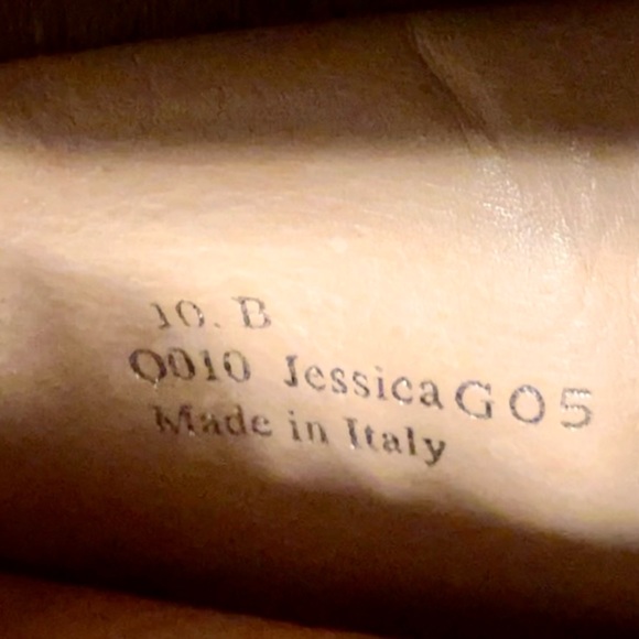 COACH knee-high Fur Boots with 3 brass buckle straps (that can be removed). - Picture 5 of 8